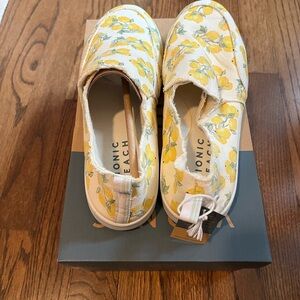 Lemon Print Shoes - Yellow